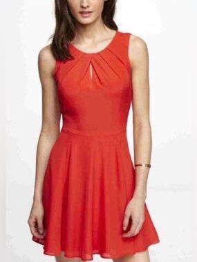 Express Red Pleated Keyhole Fit & Flare Cocktail Party Dress Women’s Size 8